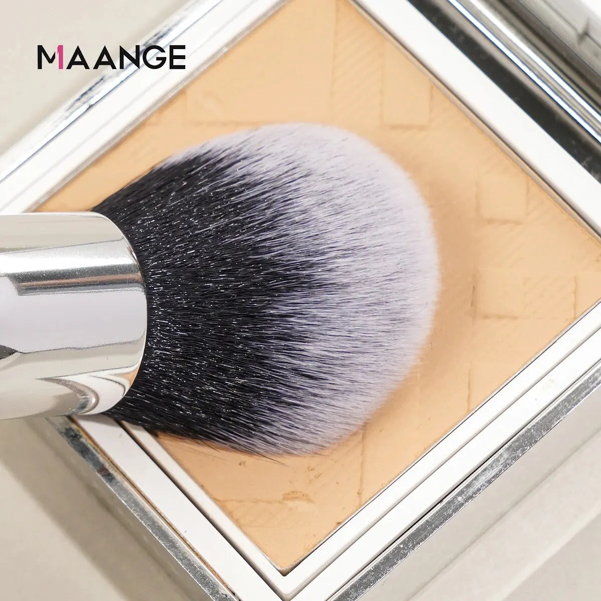 SoftGlam 4 – MAANGE Brush Set with Case
