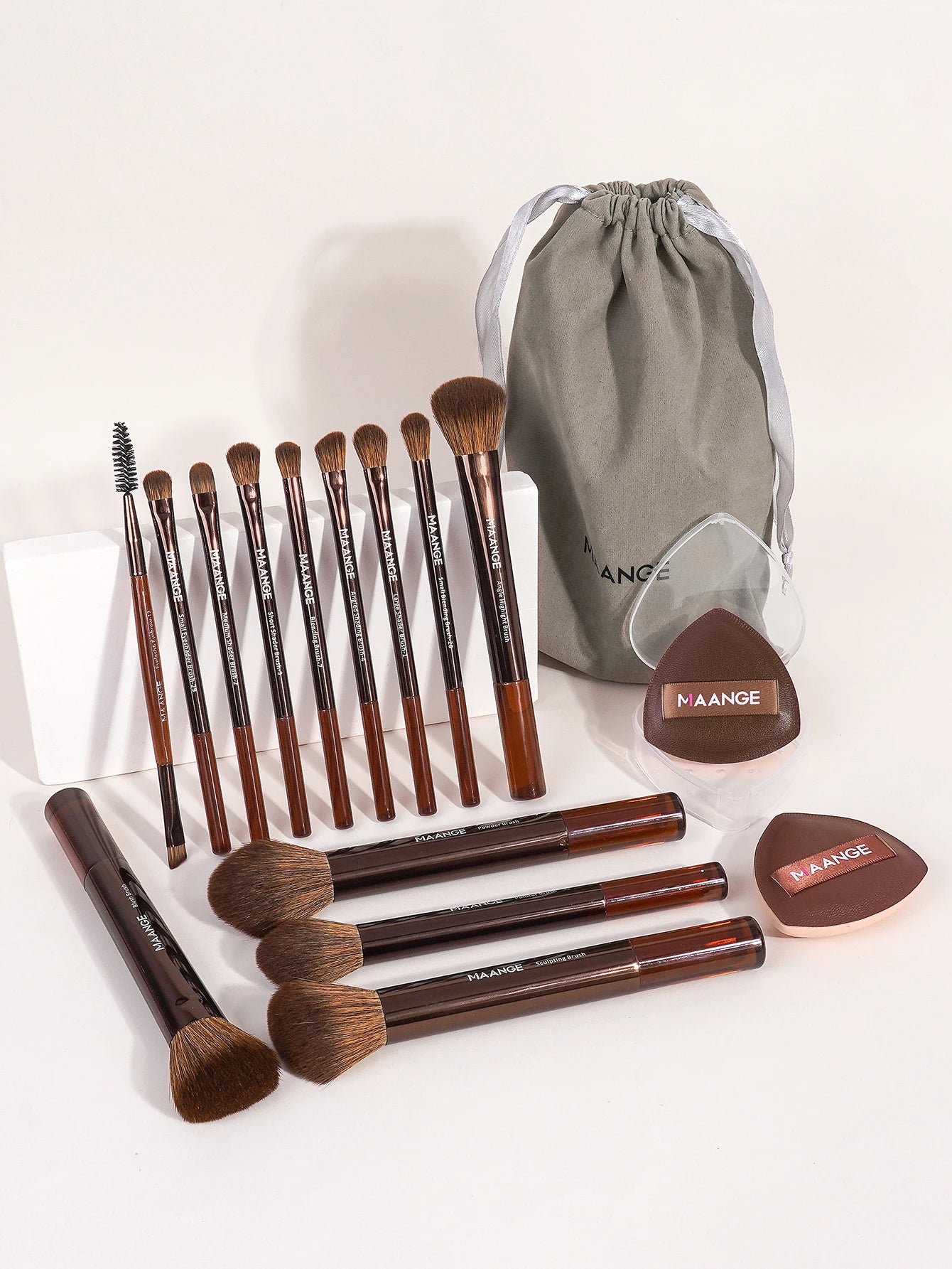 MAANGE VelvetFinish 15pcs Makeup Brush Set with Beauty Sponges