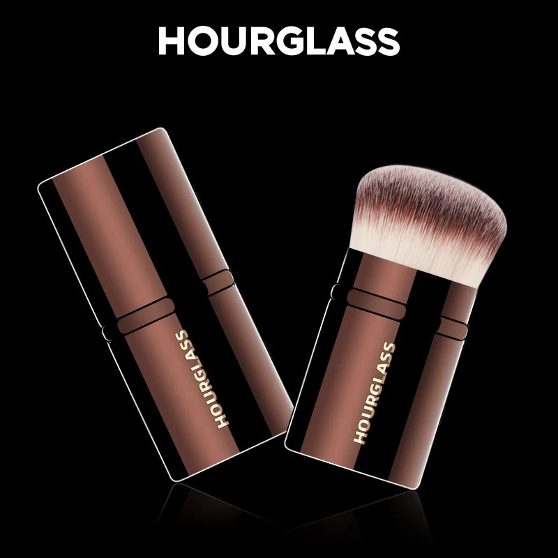 Hourglass No.22 Retractable Blush Brush – Soft Fiber Face Brush