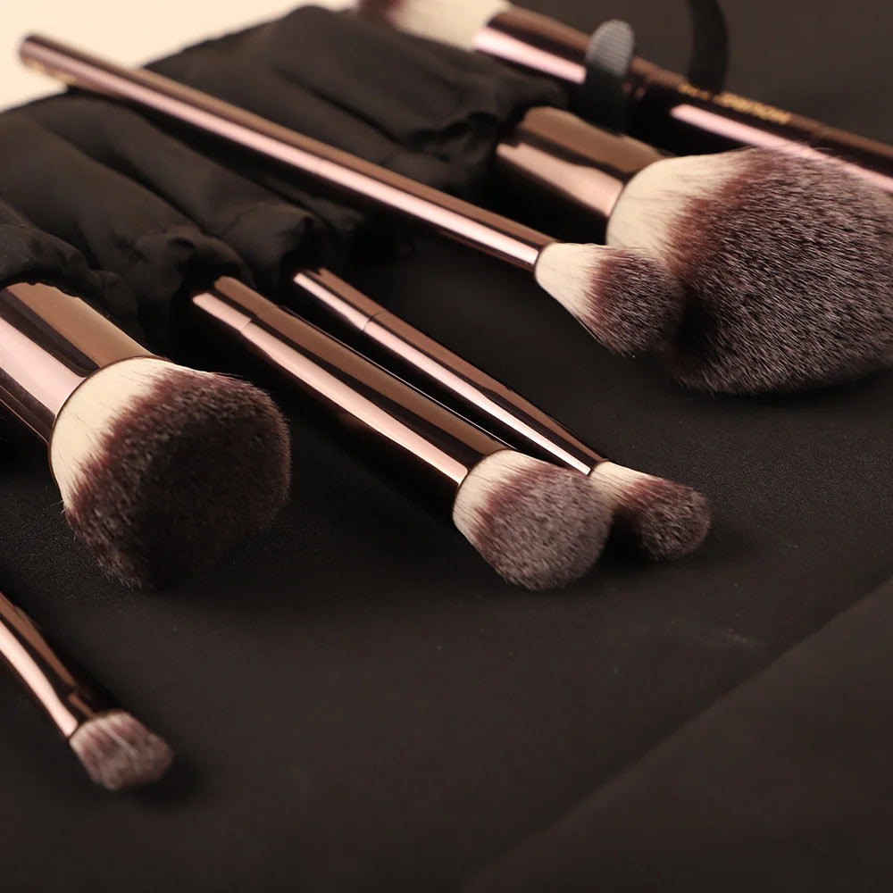 Hourglass Glow Set™ – 7-Piece Pro Brush Collection