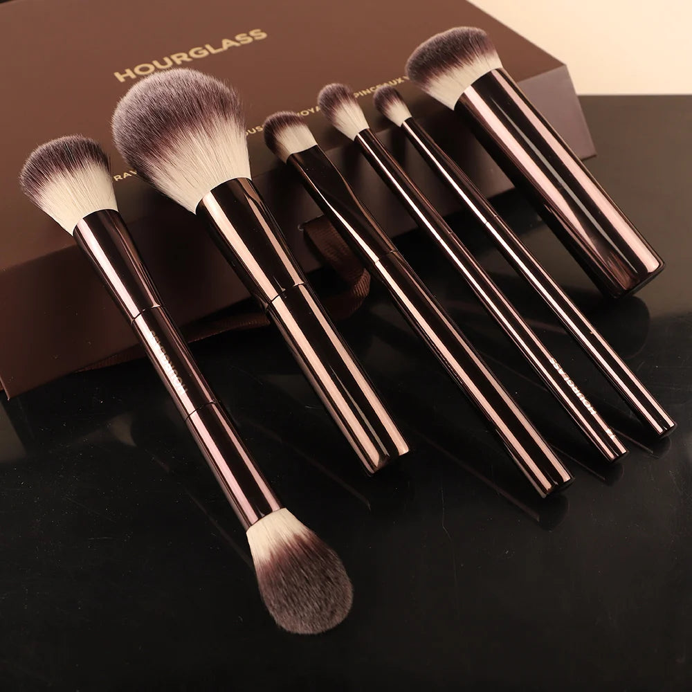 Hourglass Glow Set™ – 7-Piece Pro Brush Collection