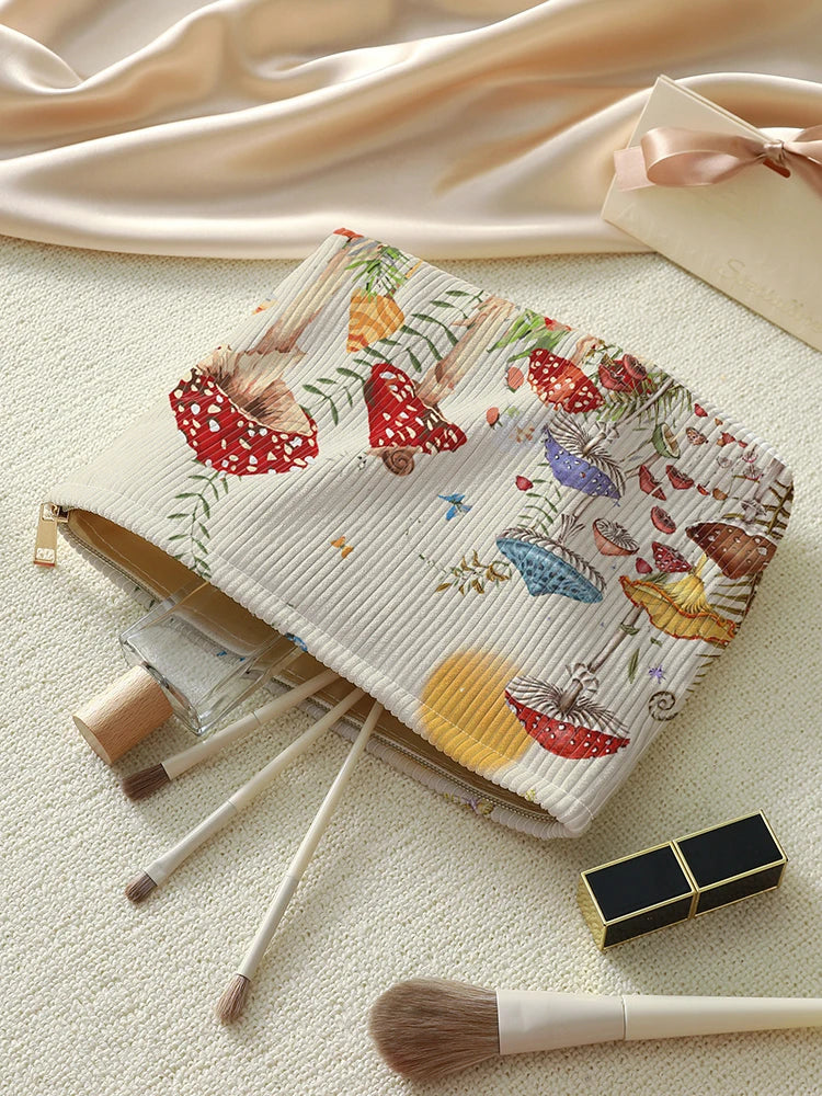 Mushroom Butterfly Print Makeup Bag – Multifunctional Travel Storage