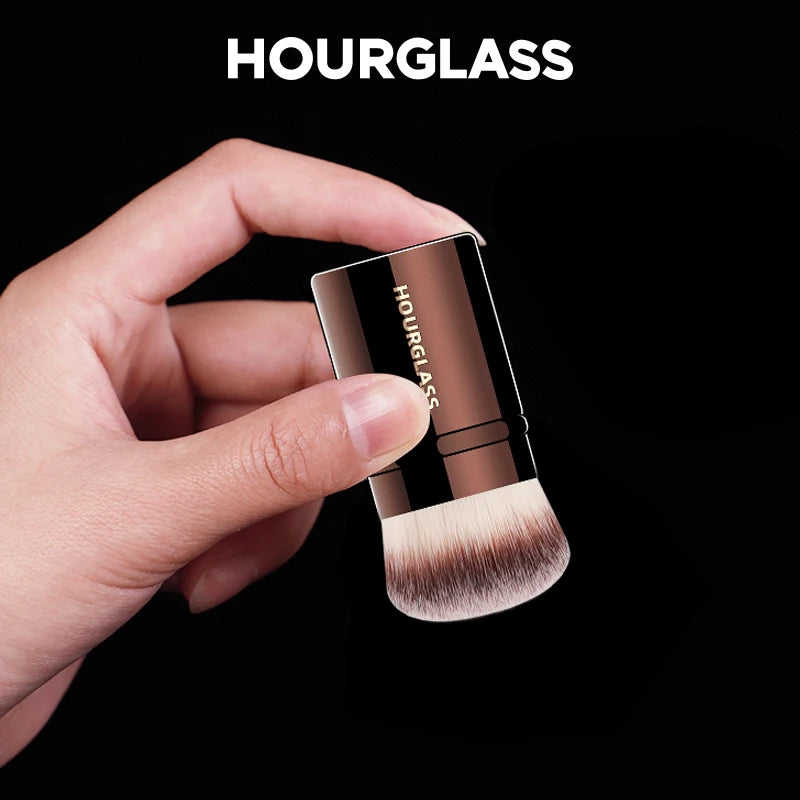 Hourglass No.22 Retractable Blush Brush – Soft Fiber Face Brush