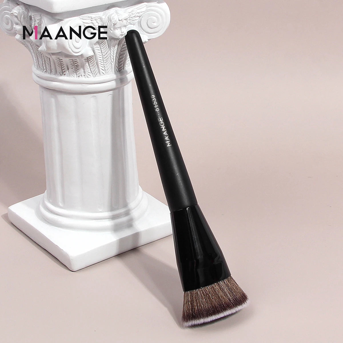 MAANGE Pro Flat Head Kabuki Brush