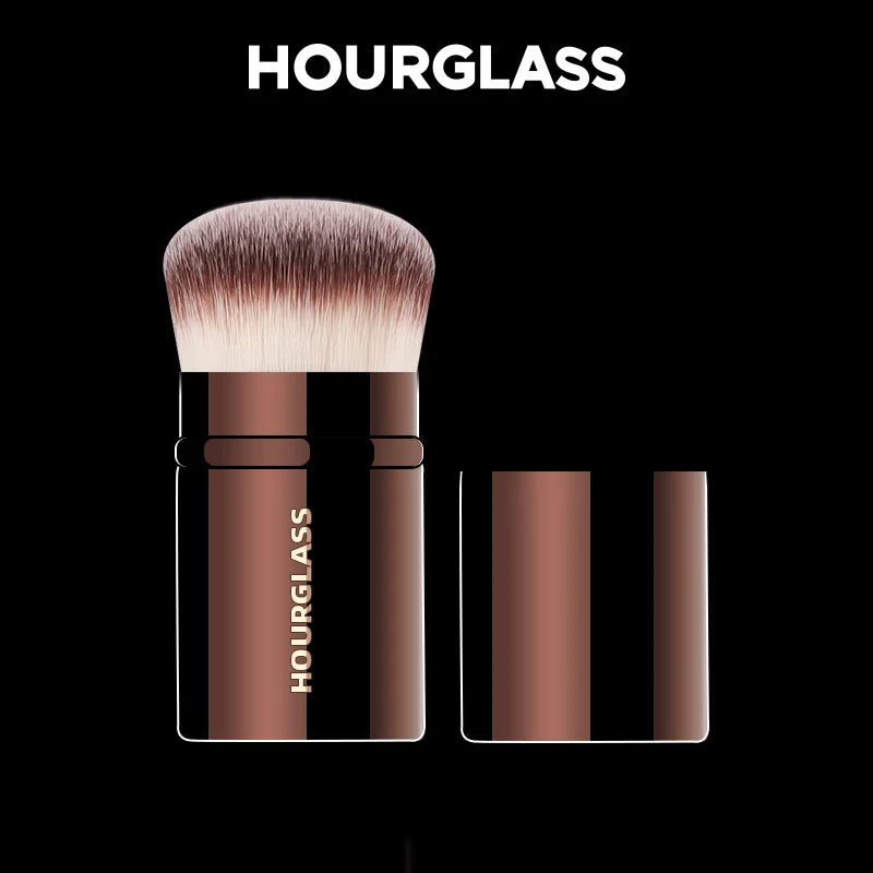Hourglass No.22 Retractable Blush Brush – Soft Fiber Face Brush